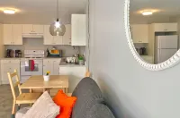 Zen Mountaire retreat, 1 bedroom, 1 bath, private parking