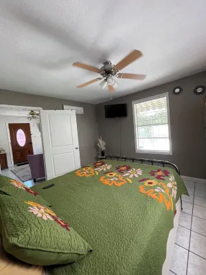 Downtown & Southtown leisure district, trendy cafe's, restaurants,  bar's Hotels in 