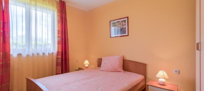 Wonderful apartment for 4 people with pool and garden Hotels in Fazana