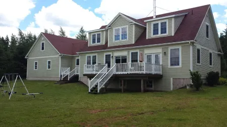 For family or romantic getaways, or a retreat, this beautiful space awaits you