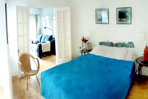 2 blocks to the beach and pet friendly.. Memories are Made Here