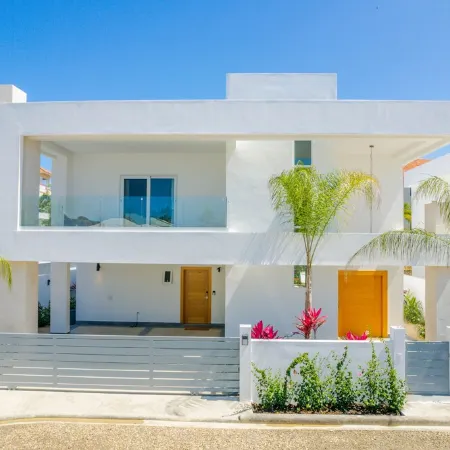 Beautiful Cabarete House with Pool/3 min walk to beach in Cabarete at Millenium