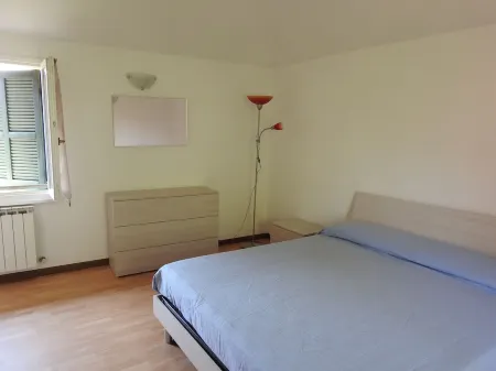 Large duplex apartment sleeps 5, private parking space, in the center Отели рядом со станцией Ravenna