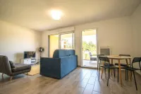 New studio with garden, in residence with swimming pool