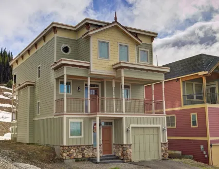 LUXURY Ski IN/OUT from Arnica Lodge at SilverStar