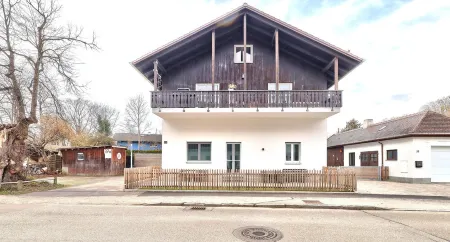 Stilvolle Ferienwohnung am Fuße des Kloster Andechs Отели в г. Андекс