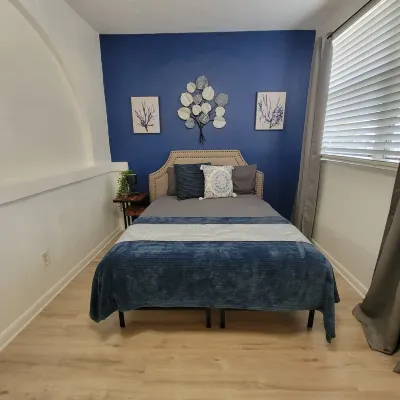 2Bd/1B/7Ppl/Wi-Fi/BBQ/Spa/Free Parking & Washer/Dryer