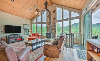 Fire Pit, Deck & Grill: Serene Prescott Cabin!