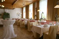 Hotel - Landgasthof Obermaier Zum Vilserwirt Hotels in Altfraunhofen