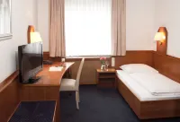 Hotel Germania Hotels near Maximilianbrunnen