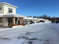 Lakeshore Suites Hotels near Trout Lake