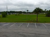 Rodeway Inn - parking