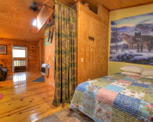 Panther Creek Cabins Hotels in Qualla