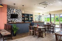 Harper's Steakhouse with Rooms, Haslemere Hotels in Liphook