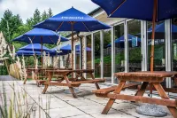 Harper's Steakhouse with Rooms, Haslemere Hotels in Hindhead