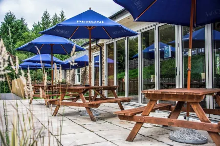 Harper's Steakhouse with Rooms, Haslemere Отели в г. Миленд