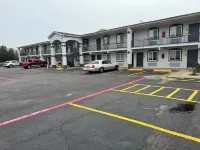 Continental Inn and Suites Nacogdoches TX Sfa University Downtown - parking