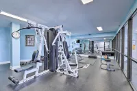 Modern Waterfront Hudson Condo w/ Resort Pool! - balcon