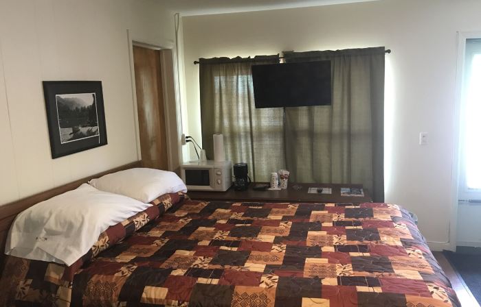 Evergreen Motel
