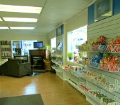 ครีกวูด อินน์