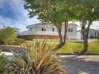 E19 The Warren Hotels in 