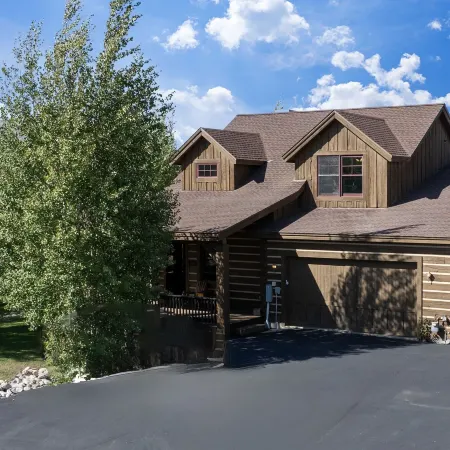 19th Hole Cabin