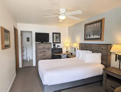 Western Riviera Lakeside Lodging فنادق في غراند ليك