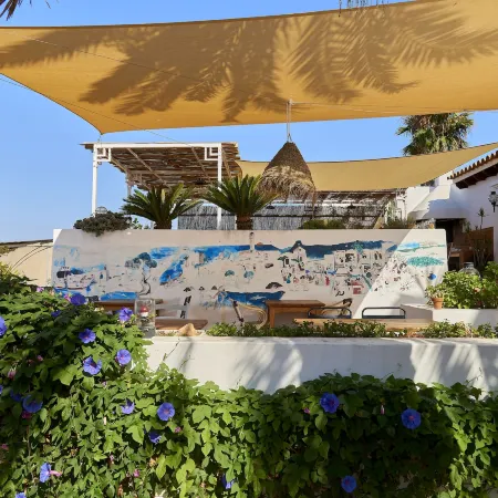 Hostal Illes Pitiüses