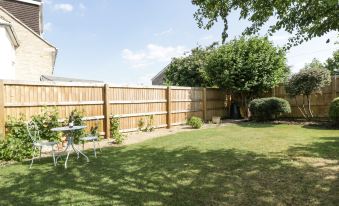 16 Mythern Meadow