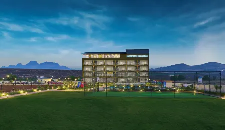 Breeze By Patron Hotels Отели в г. Нандгаонсадо