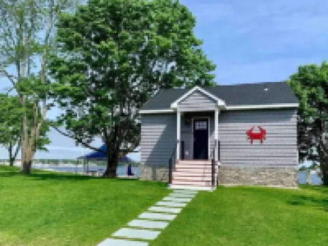 Harbor View Landing Hotels in Groton