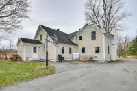 3 Blocks to Lake Ontario: Getaway in Cape Vincent! - 3-Star