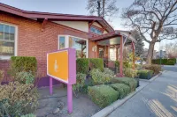 Steps to Truckee River Walk Rose Cottage