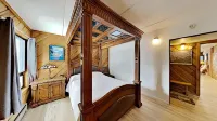 3 Bedroom Condo with Amazing Location Just Steps to Mammoth Mountain by RedAwning