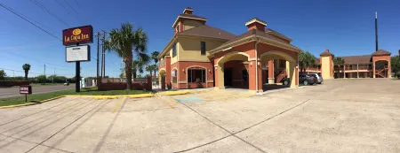 La Copa Inn Brownsville Отели в г. Лос Фреснос