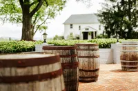 Batten Green Venue & Lodging - Hot Tub