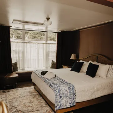 The Brooks Hotel Restaurant and Lounge