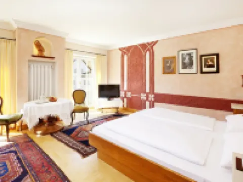 โรงแรมเฮิร์ช โรงแรมในฟึสเซิน