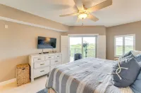 New Smyrna Beach Condo w/ Balcony & Pool Access - Parkplatz