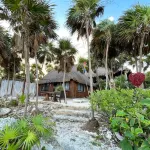 Beautiful cottage in front of the sea. Tulum.