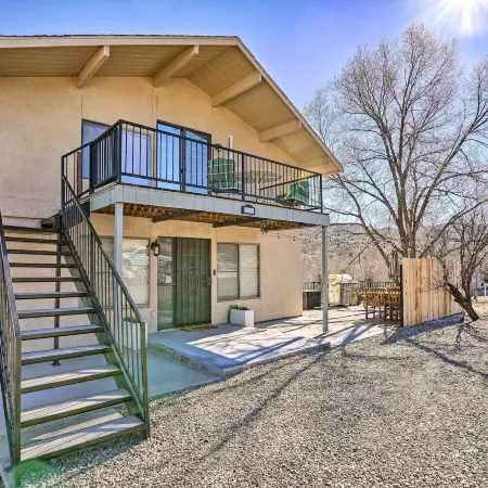 Close to Hiking and Dtwn Mtn-View Prescott Home!