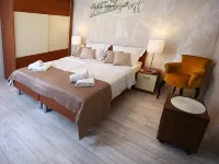 Luxury Lidija Rooms Hotels near Lora