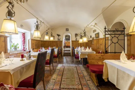 Hotel & Restaurant Wastlwirt Отели рядом с достопримечательностью «Замок Маутерндорф»