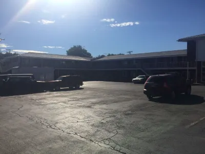 Chateau Motel