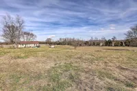 Family Home w/ Deck, 2 Mi to Lake Cumberland - 3-Star