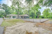 Gulfport Home w/ Fire Pit: RV/Trailer Parking
