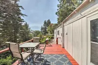 Cozy Lakeside Home w/ Lake & Mountain Views! - Homestays
