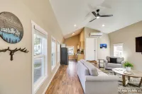 20 Mi to Glacier Natl Park Pet-Friendly Cabin