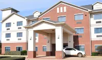 Franklin Inn & Suites by IHG - parking