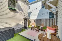 Cozy Savannah Vacation Rental w/ Fenced Courtyard! - Condos